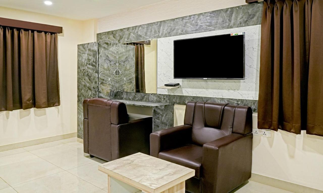 Treebo Trend Jsn Grand Vijayawāda Exterior foto
