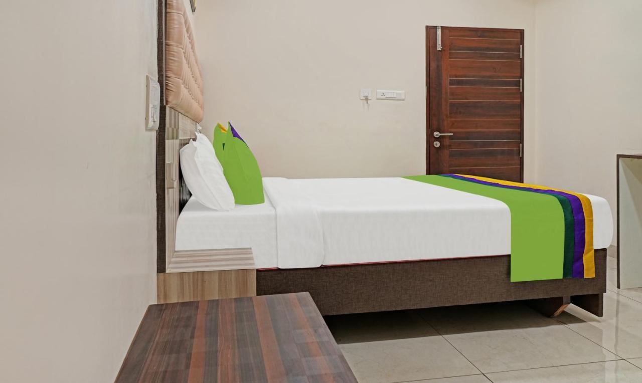 Treebo Trend Jsn Grand Vijayawāda Exterior foto